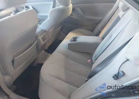 2010 Toyota Camry Le z USA, uszkodzony, nr VIN 4T1BF3EK7AU009352